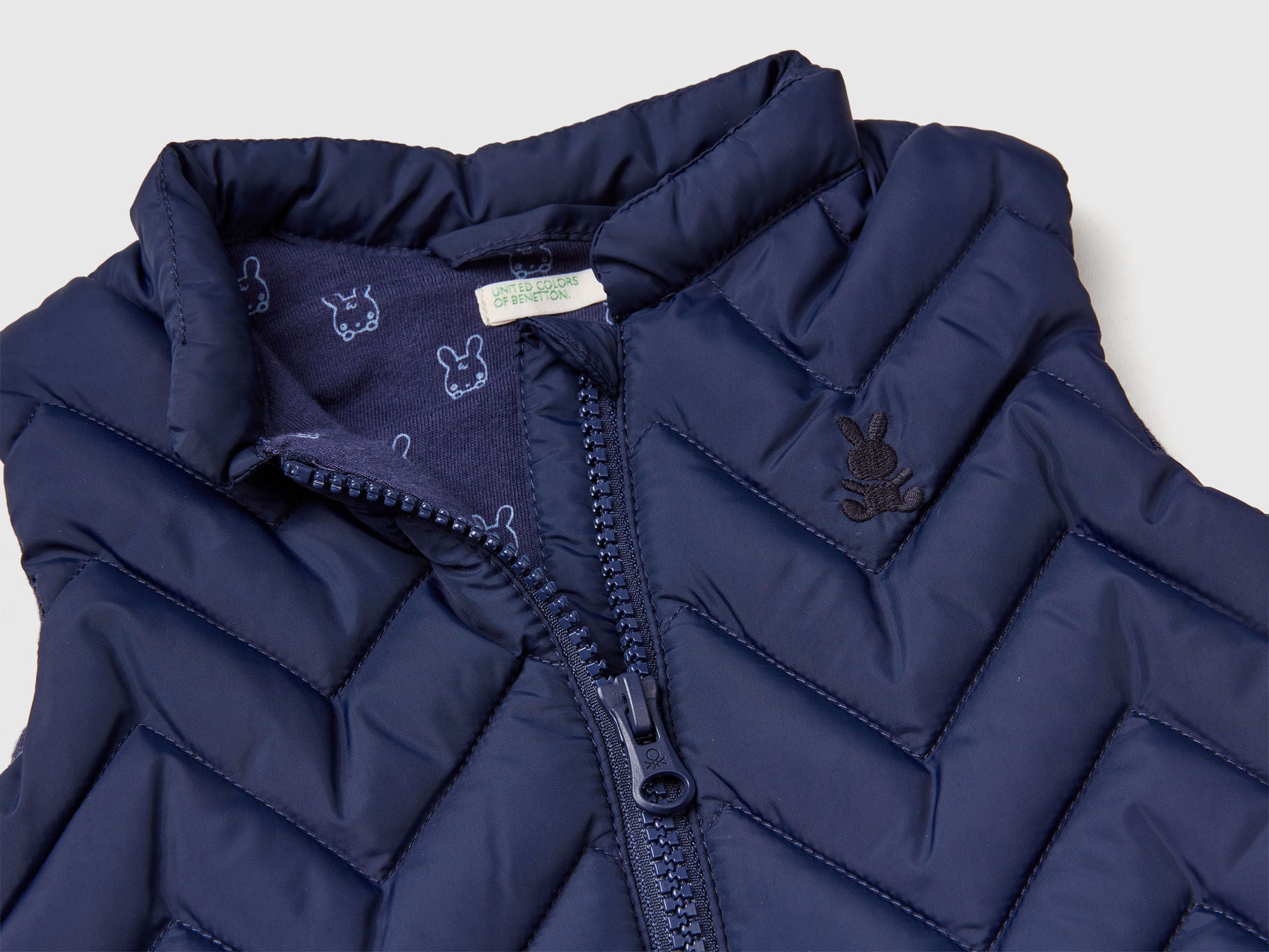 Benetton_Purple_Padded Vest in Technical Fabric_2WU0AJ005_901_03