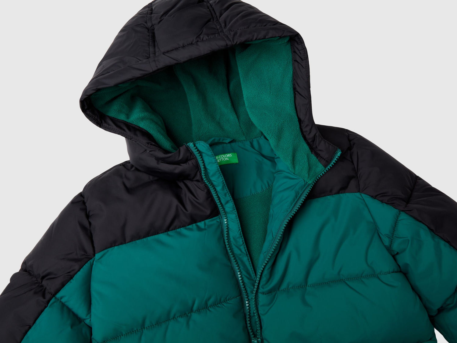 Padded Jacket With Hood_2WU0CN05H_28Y_03