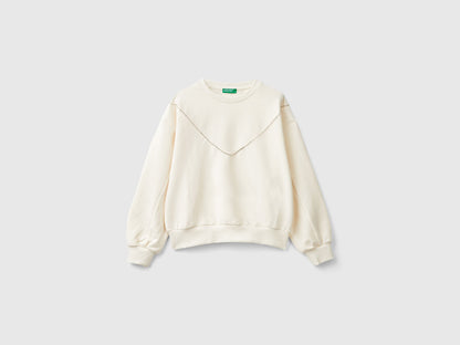 Sweatshirt With Jewel-Like Applique_01