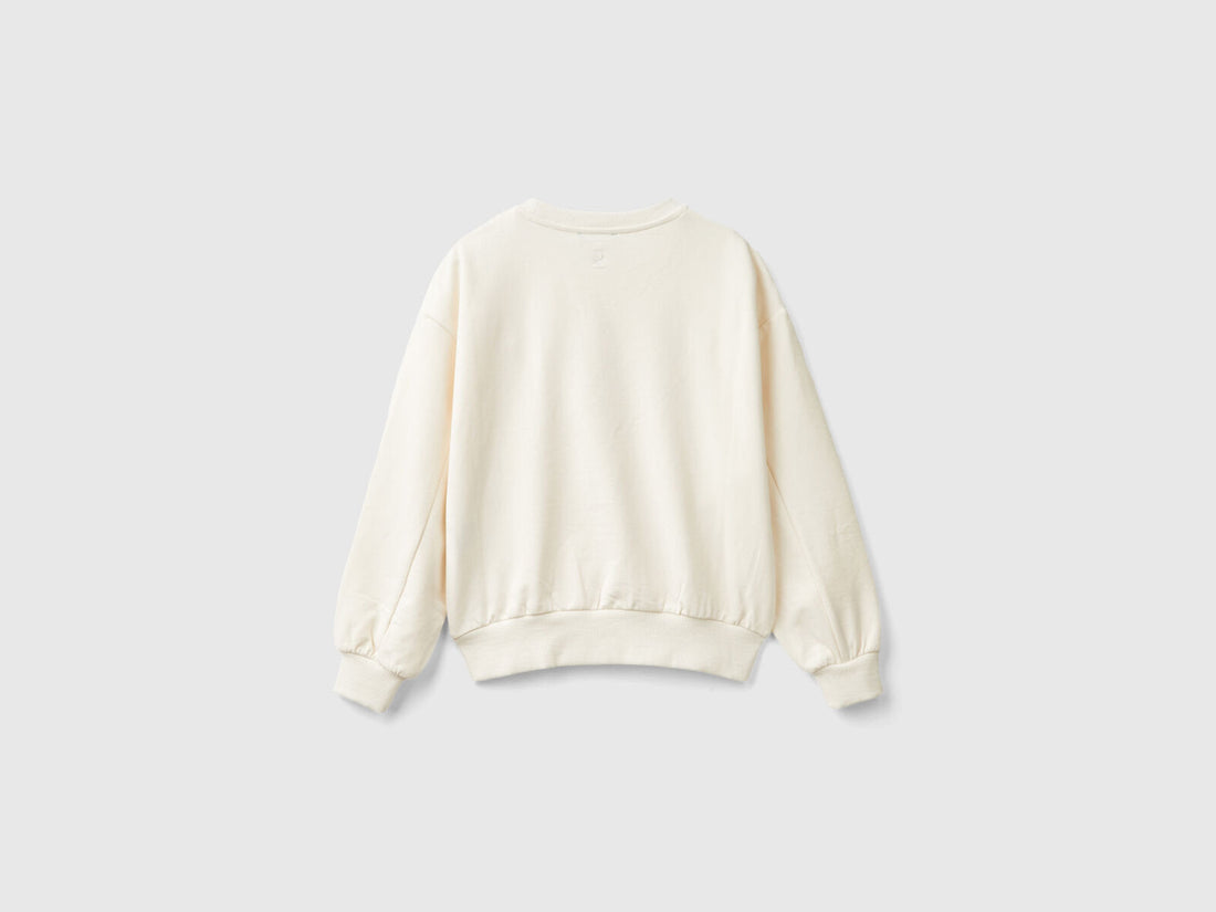 Sweatshirt With Jewel-Like Applique_02