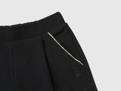 Trousers With Jewel-Like Applique_03