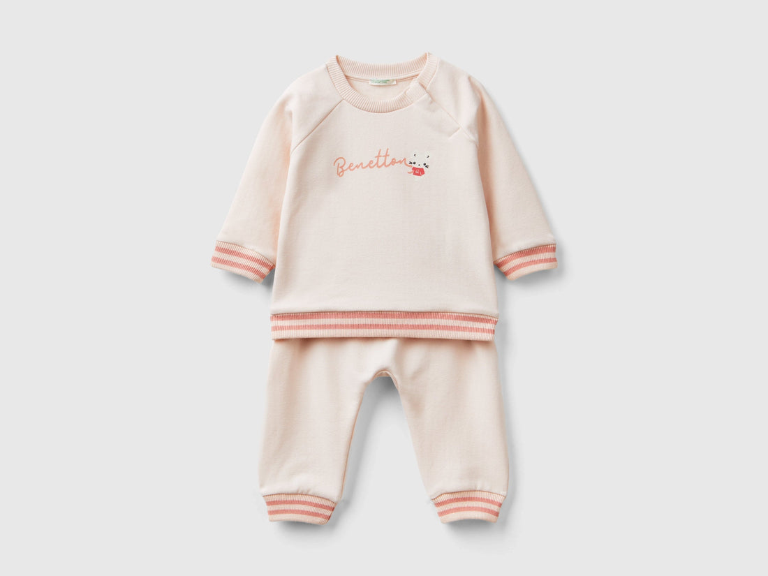 Lightweight Sweat Outfit_32KNAK00Q_901_01