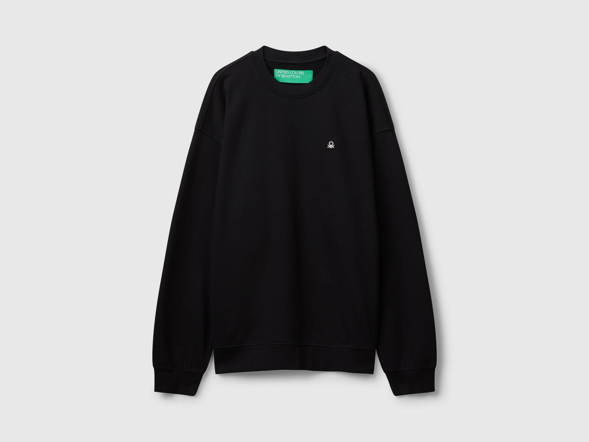 Benetton_Black_Sweatshirt with Logo Patch_342ZU1093_100_05