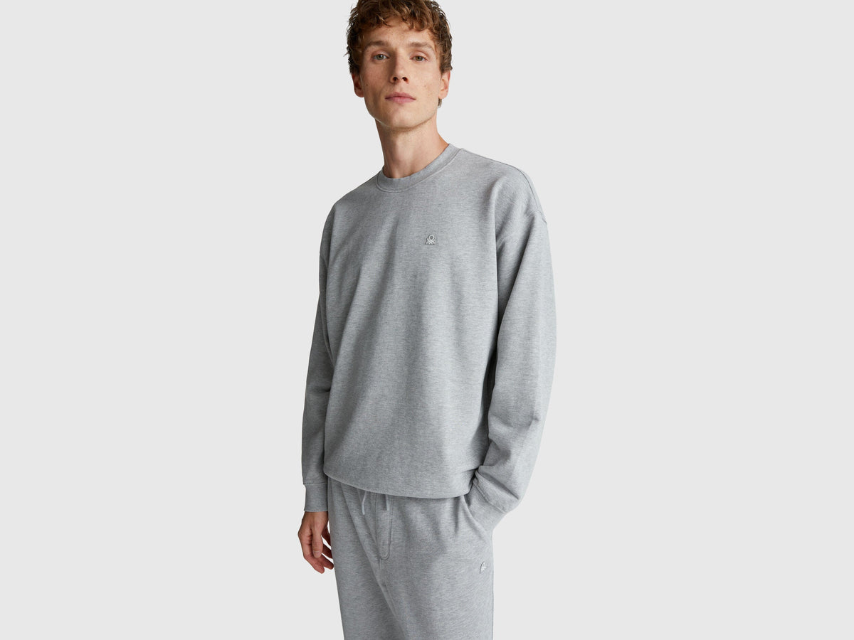 Benetton_Light Gray_Sweatshirt with Logo Patch_342ZU1093_501_01