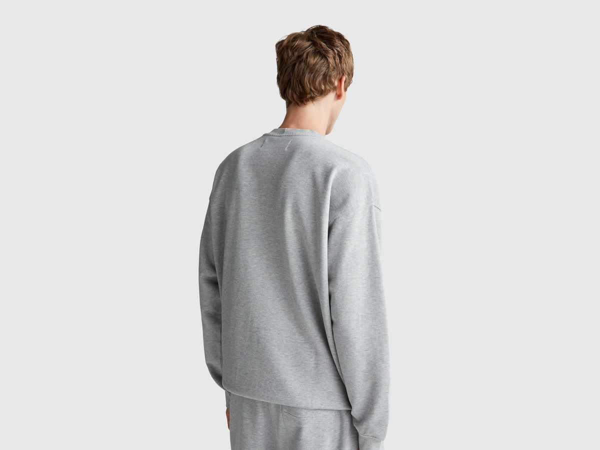 Benetton_Light Gray_Sweatshirt with Logo Patch_342ZU1093_501_02