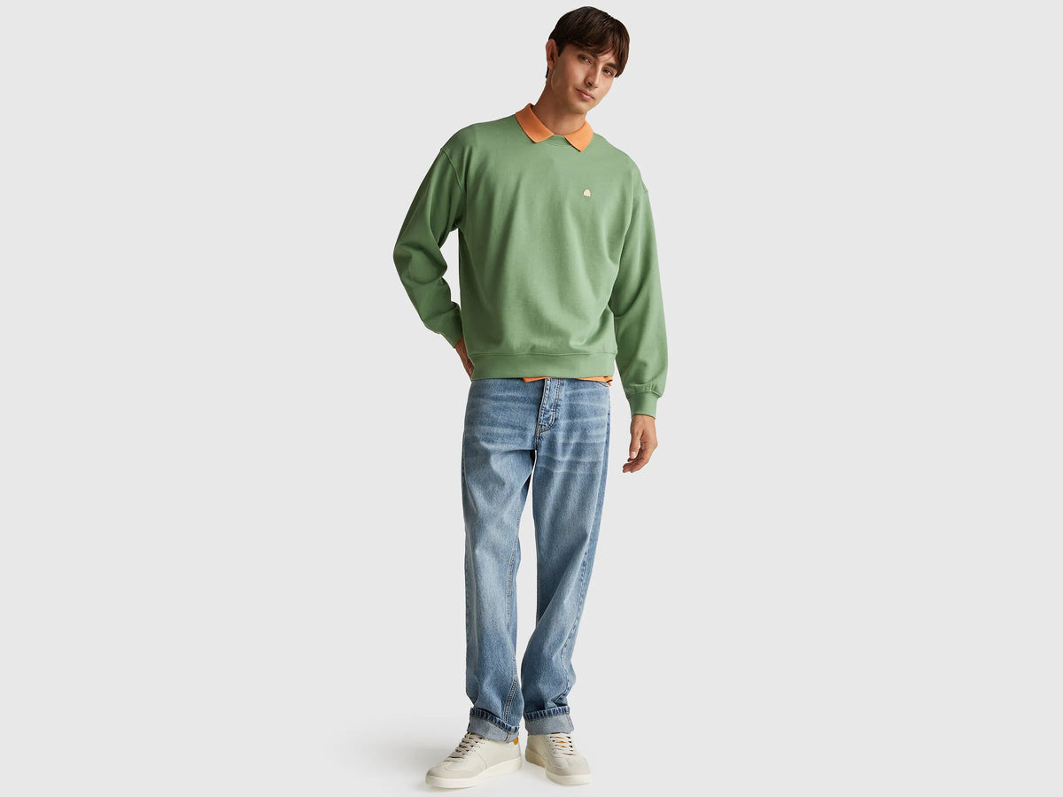 Benetton_Military Green_Sweatshirt with Logo Patch_342ZU1093_8K7_03