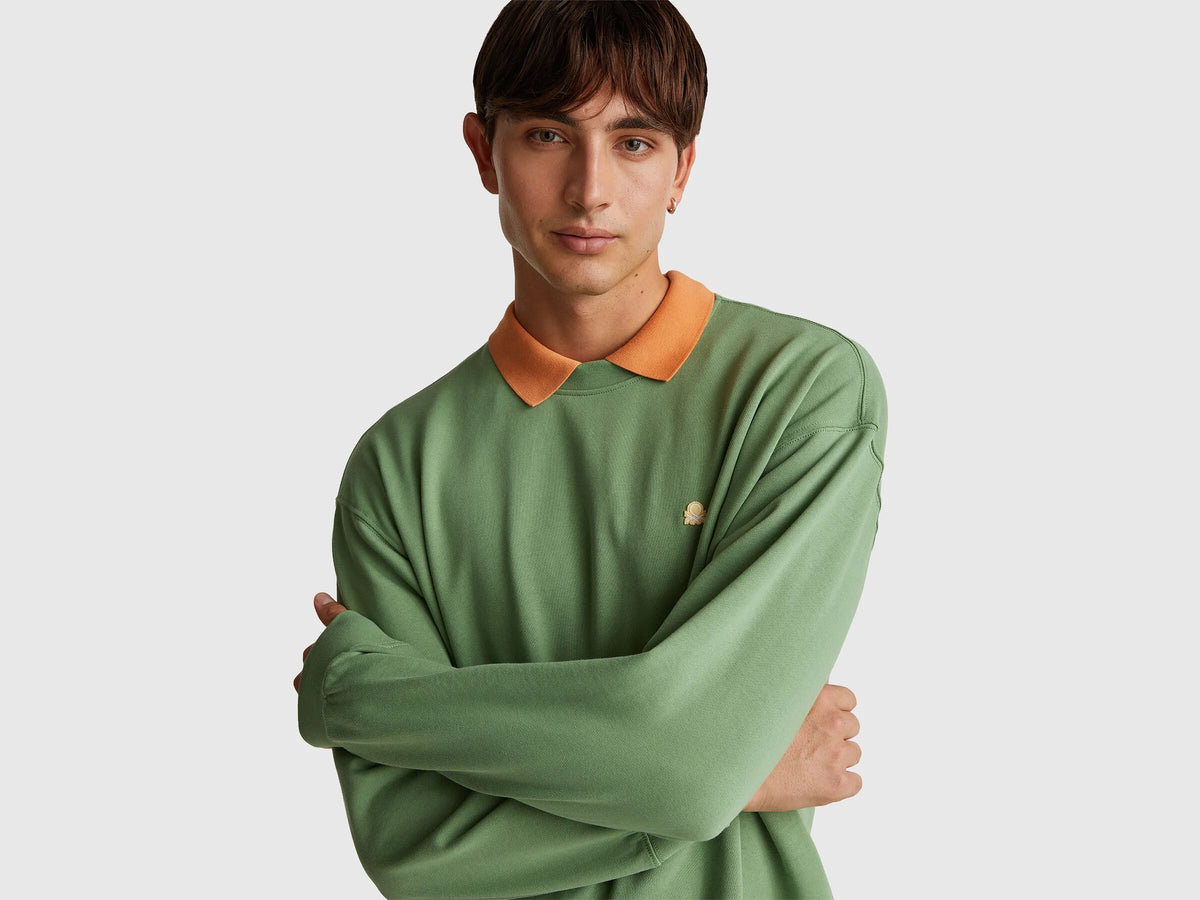 Benetton_Military Green_Sweatshirt with Logo Patch_342ZU1093_8K7_04