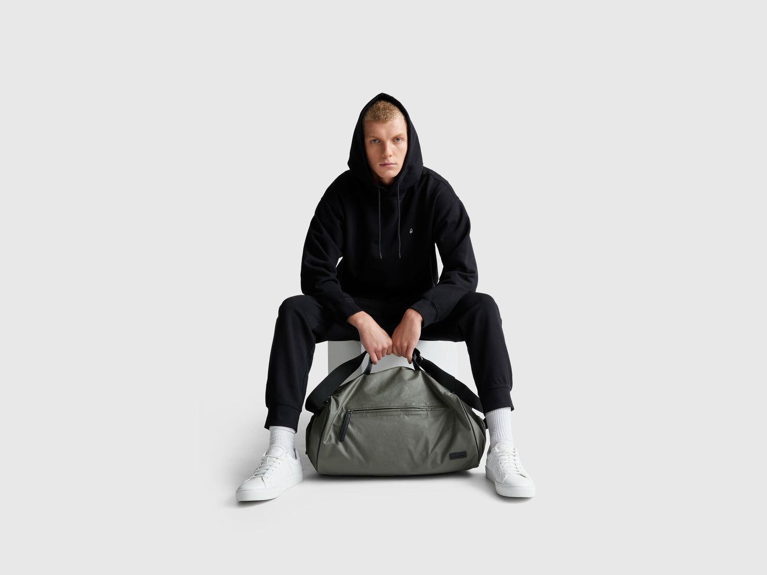 Benetton_Black_Cotton Sweat Joggers_342ZUF01B_100_01