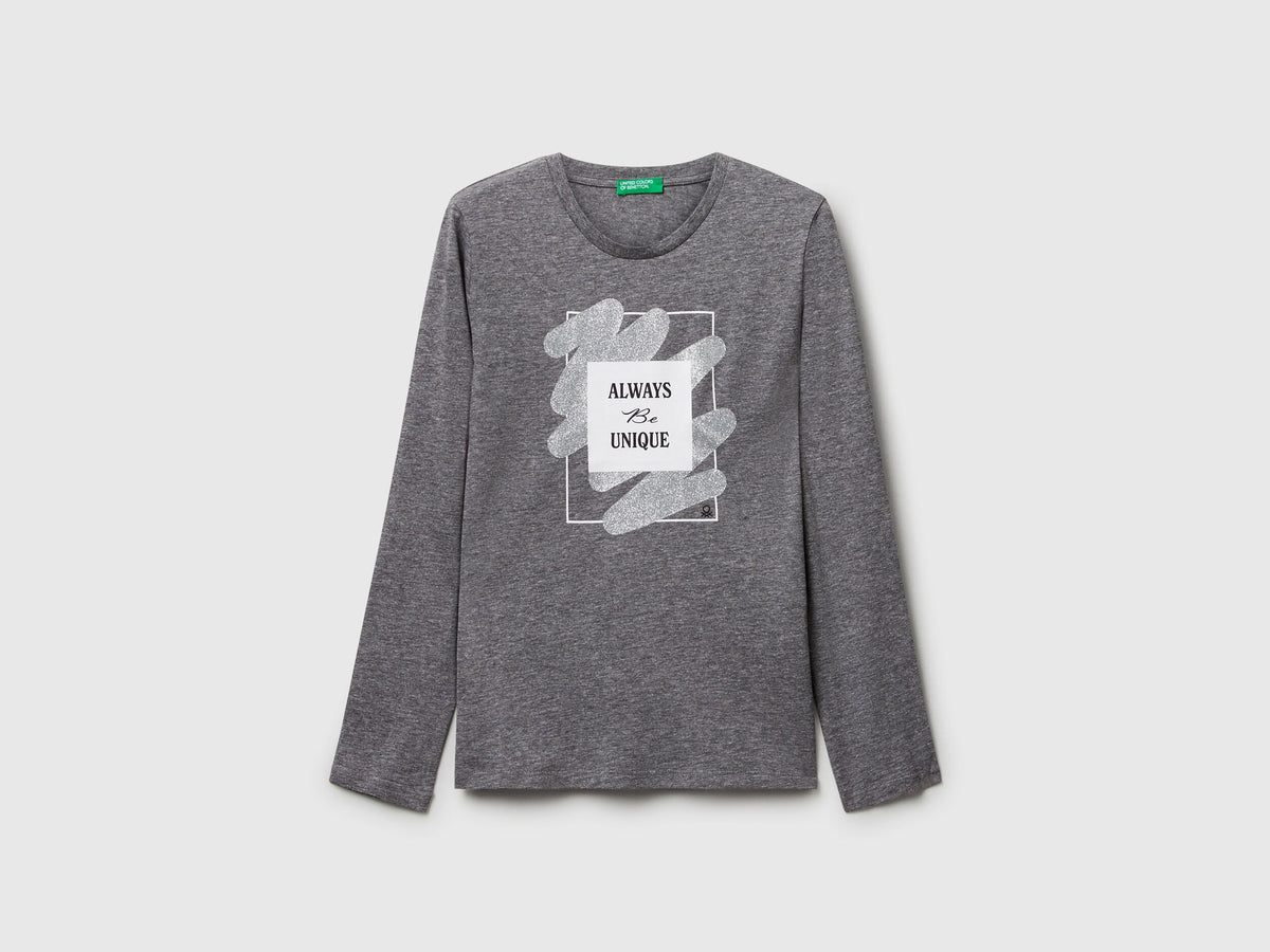 Benetton_Dark Gray_T-Shirt with Glitter Print_35RYC10QE_507_01