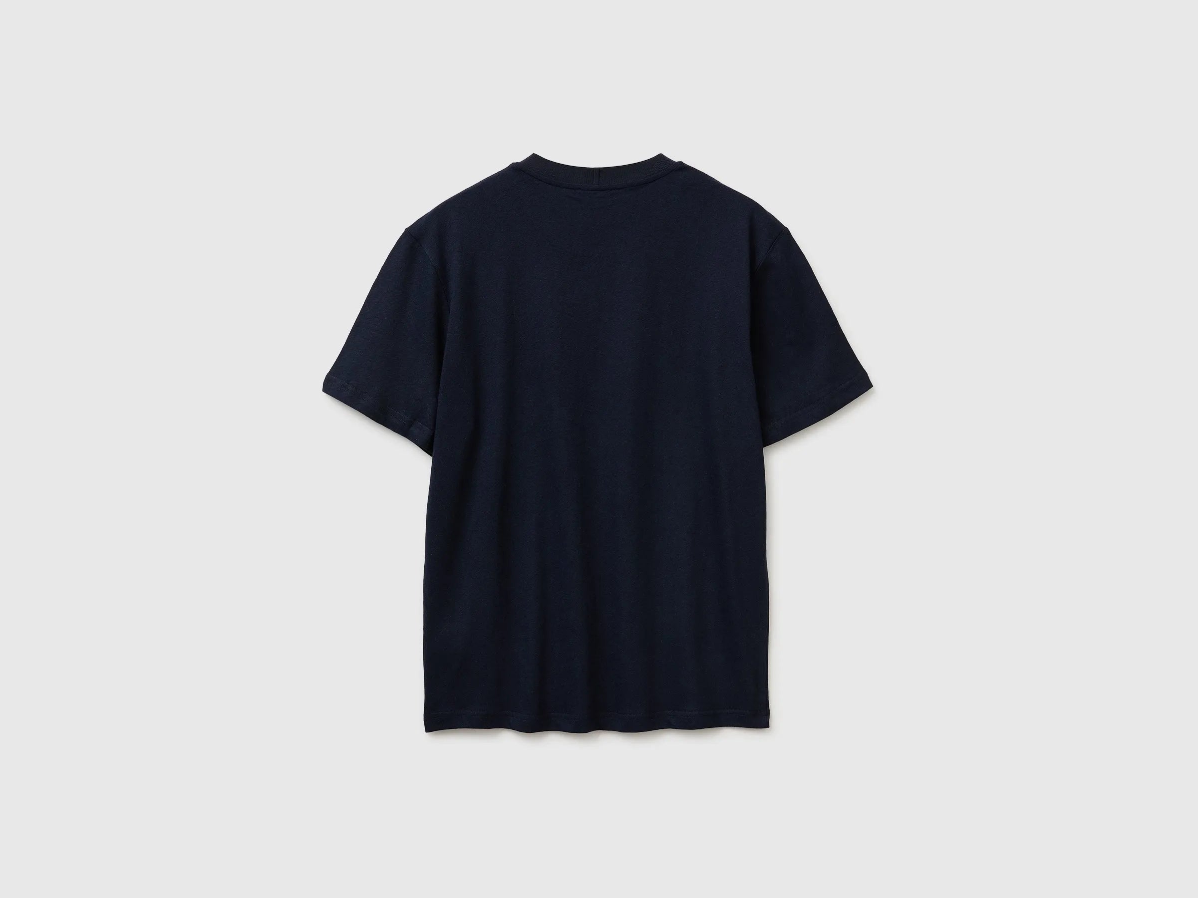 Benetton Dark blue Men Crew Neck T-Shirt in Linen Blend SKU: 36IBU10CE_016 Image 02