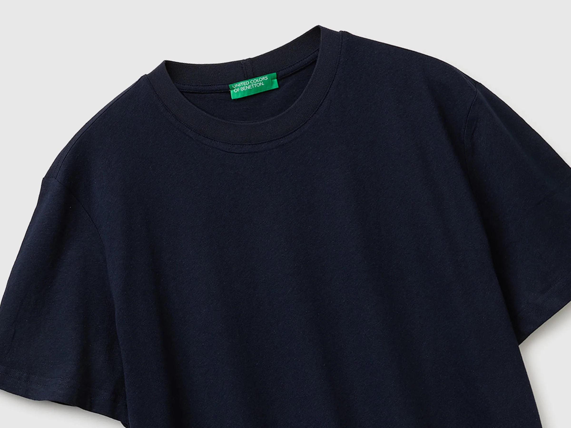 Benetton Dark blue Men Crew Neck T-Shirt in Linen Blend SKU: 36IBU10CE_016 Image 03