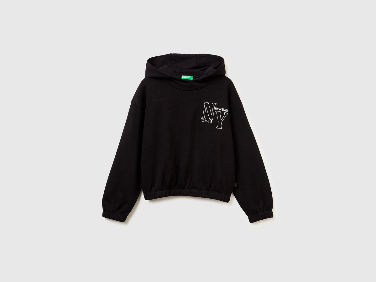 Benetton_Black_Warm Sweatshirt with Embroidery_39M2C205D_100_01