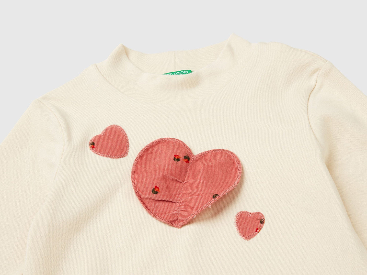 Turtle Neck T-Shirt with Heart Patch_3AOUG10H3_3C9_03