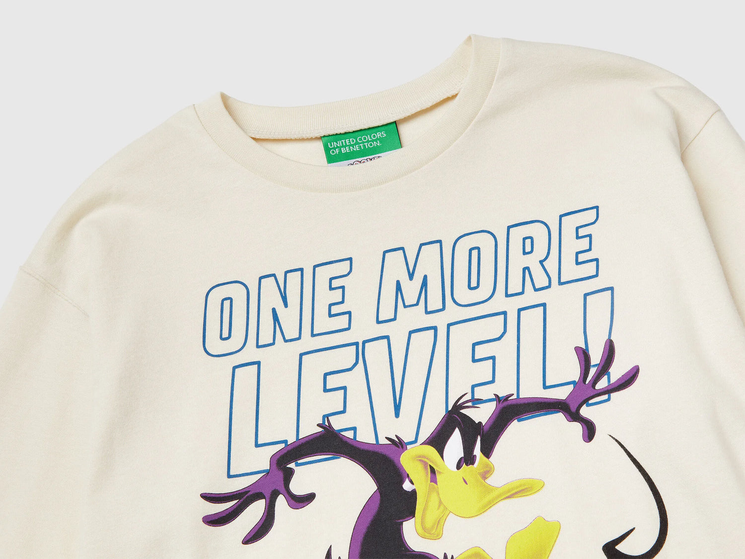 Benetton_Creamy White_T-Shirt with Photographic Print_3ATNC10RL_3C9_03