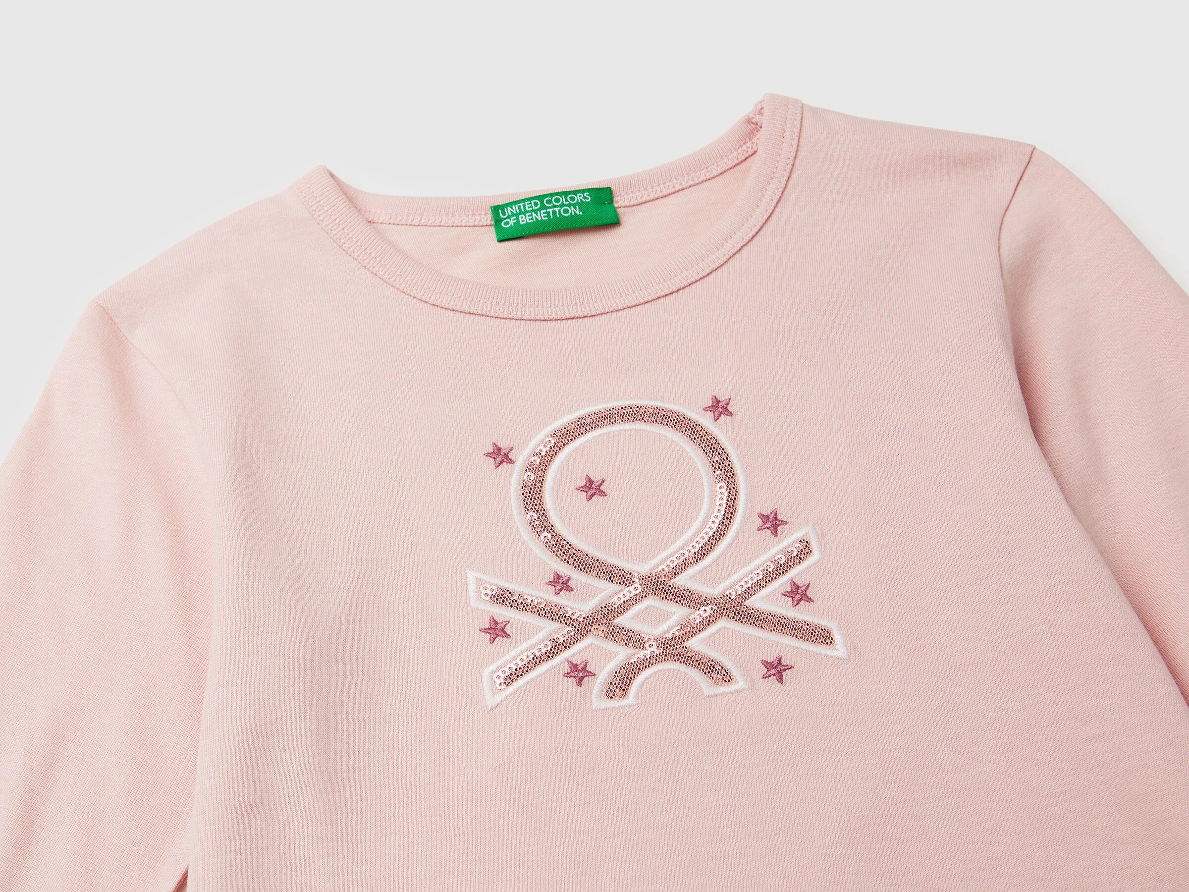 Benetton_Soft Pink_T-Shirt with Print and Sequins_3ATNG10KZ_3V5_03