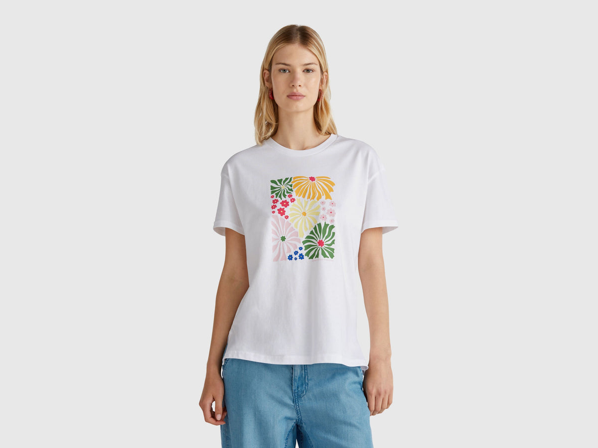 Benetton_Regular Fit T-Shirt with Floral Print_3BL0D10AK_101_01