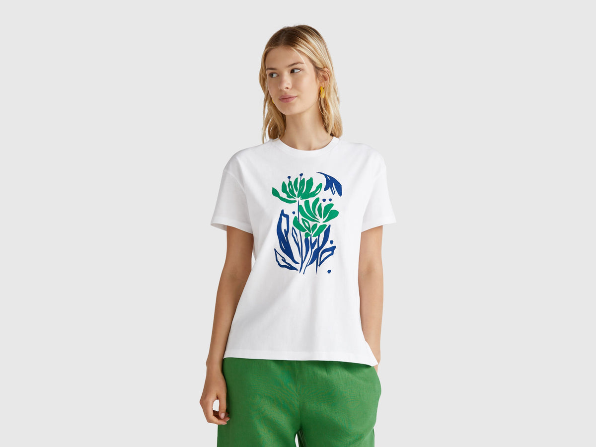 Benetton_Regular Fit T-Shirt with Floral Print_3BL0D10AK_902_01