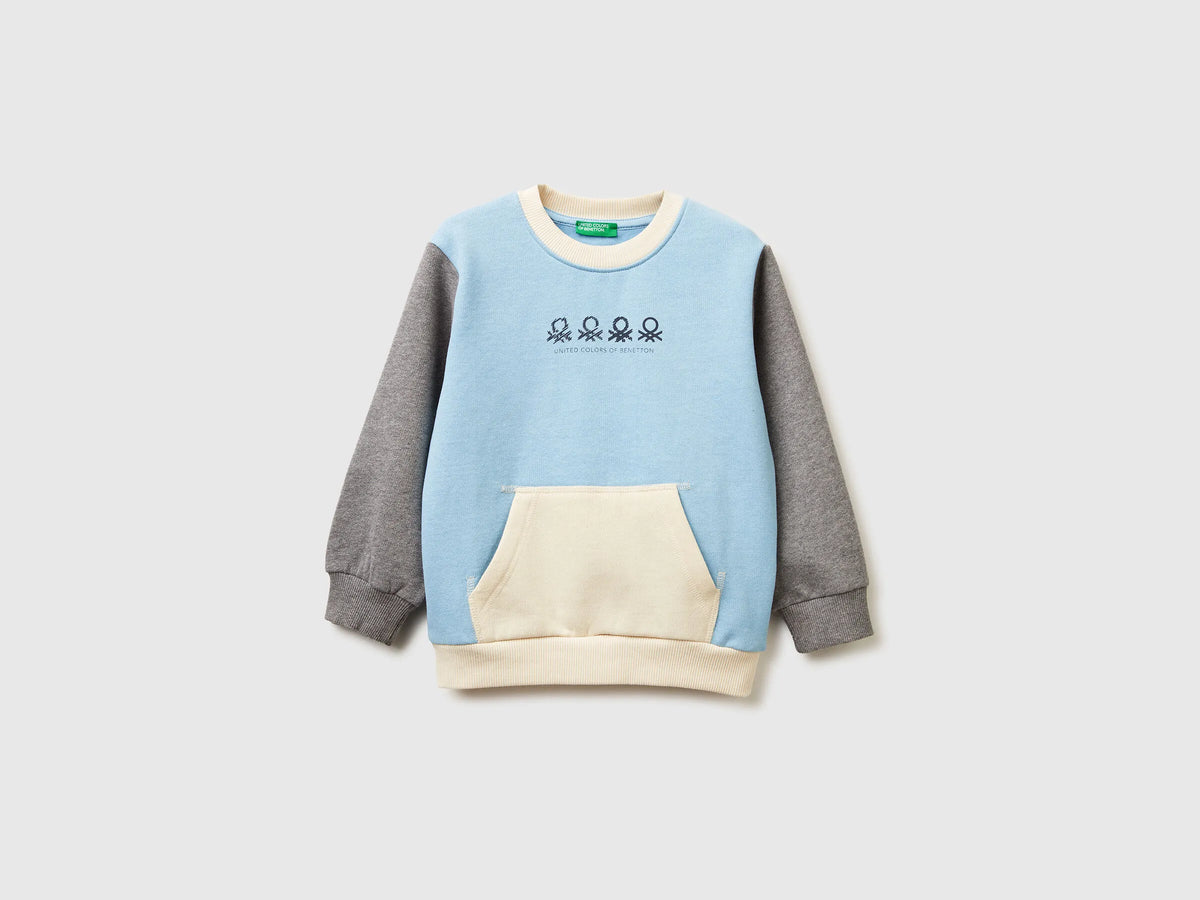 Benetton_Light Blue_Warm Sweatshirt with Kangaroo Pocket_3EB5G10KS_902_01