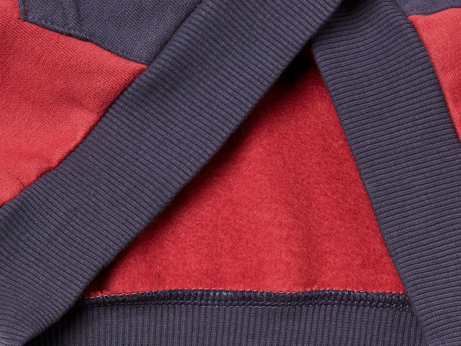 Benetton_Coral_Zip-Up Hoodie_3EB5G5043_904_03