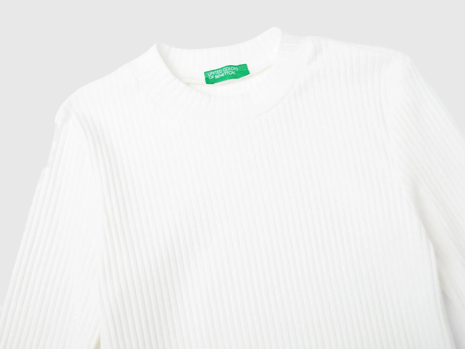 Benetton_Creamy White_Slim Fit Stretch Cotton T-Shirt_3F1AC203O_074_03