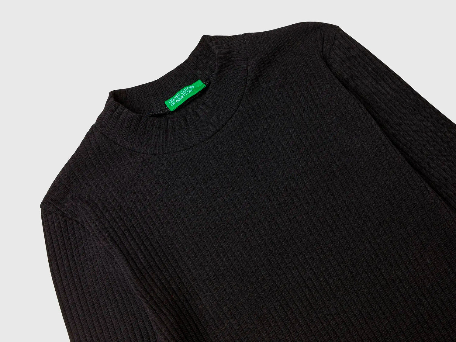 Benetton_Black_Slim Fit Stretch Cotton T-Shirt_3F1AC203O_100_03