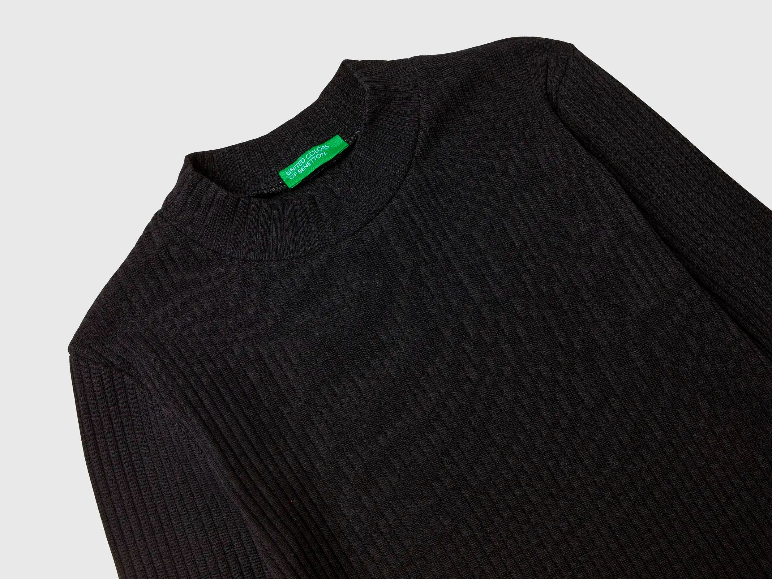 Benetton_Black_Slim Fit Stretch Cotton T-Shirt_3F1AC203O_100_03