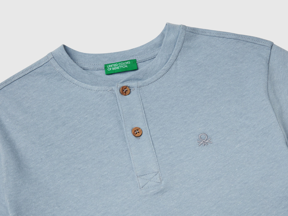 Benetton_T-Shirt with Henley Neck_3F4JC10NN_2F9_03