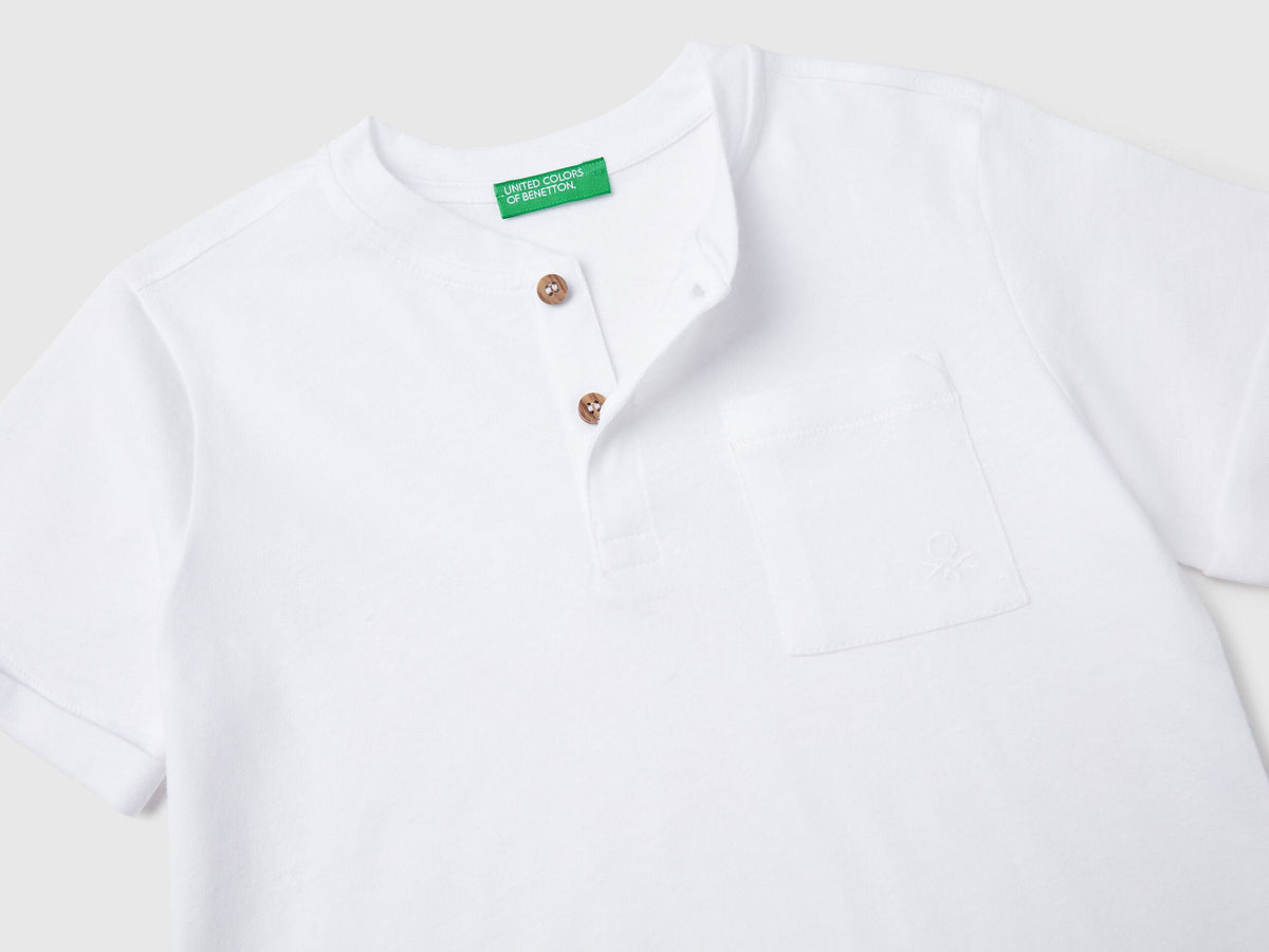 Benetton_T-Shirt with Henley Neck_3F4JG10IF_101_03