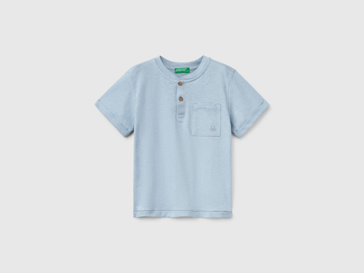 Benetton_T-Shirt with Henley Neck_3F4JG10IF_2F9_01