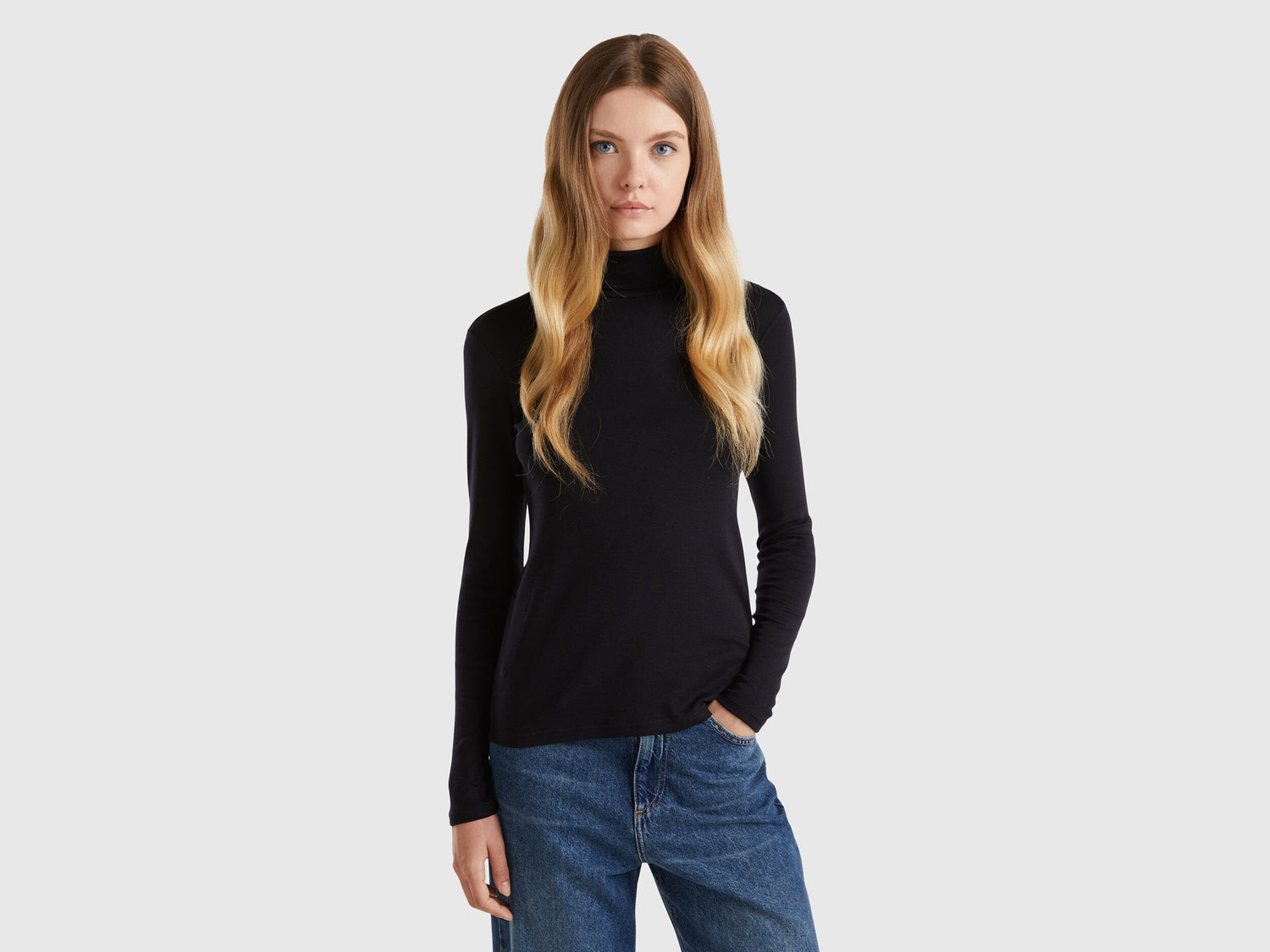 Long Sleeve T-Shirt With High Neck_3GA2E2224_100_01