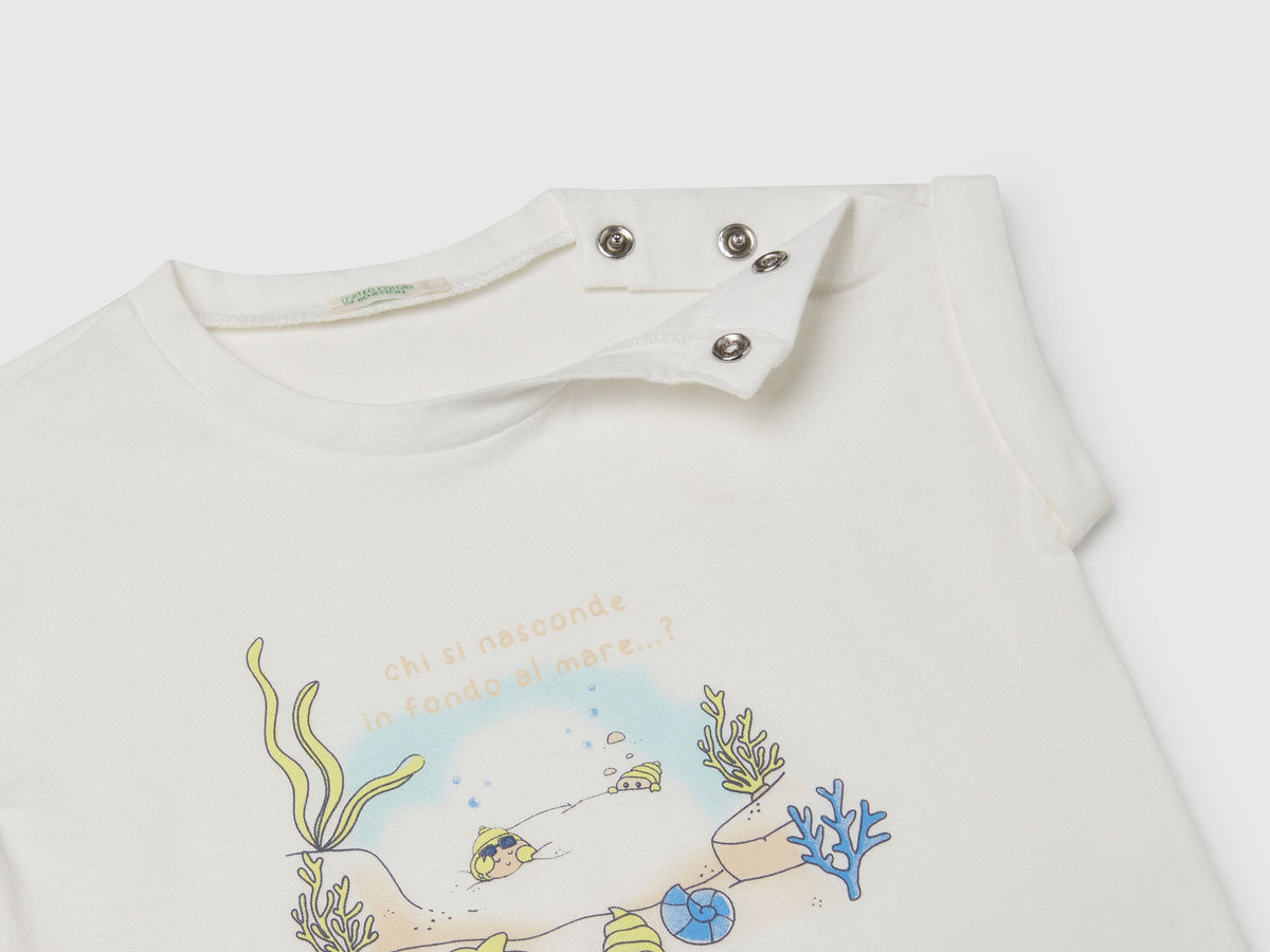 Benetton_Short Sleeve T-Shirt with Print_3I1XA106A_074_03