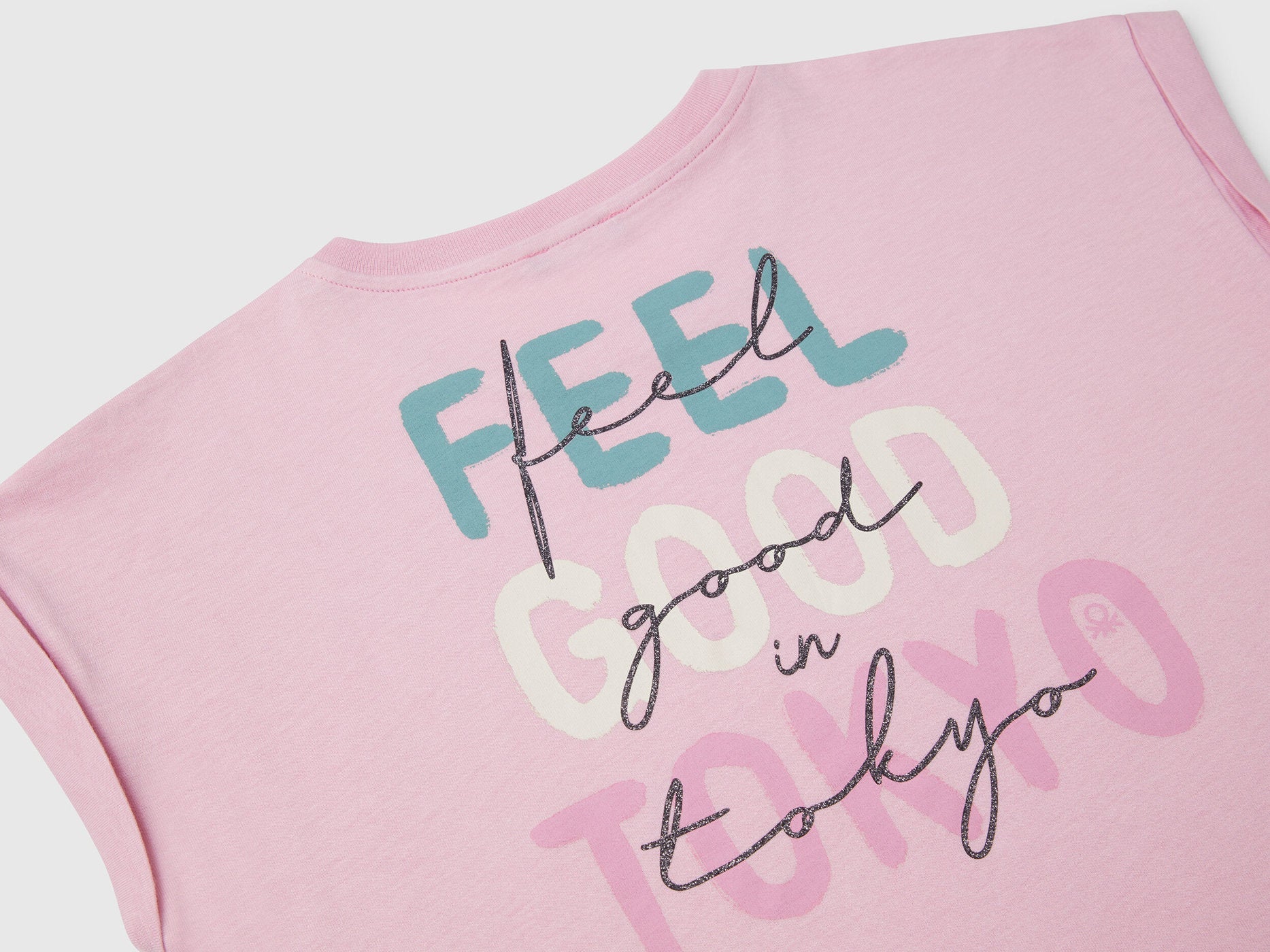 Benetton_Boxy Fit T-Shirt with Print and Glitter_3I1XC10NZ_09J_03