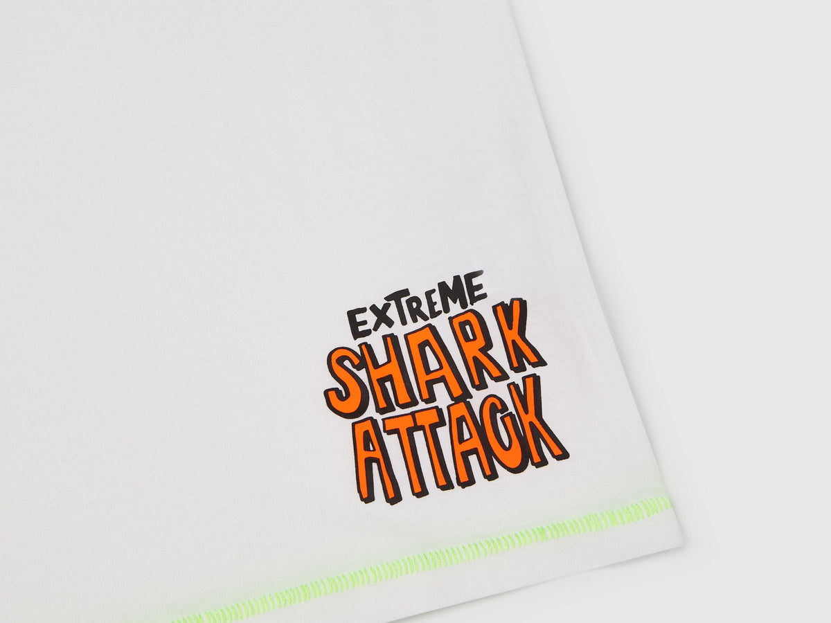 Benetton_T-Shirt with Print on Front and Back_3I1XC10P6_101_03