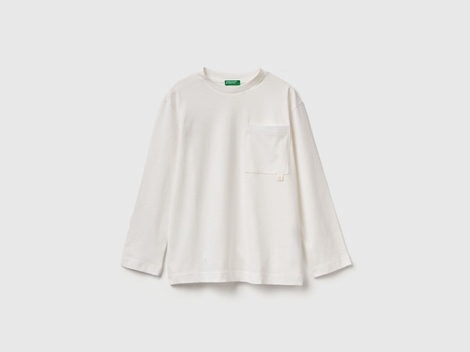 Benetton_Creamy White_T-Shirt with Bold Print_3I1XC10QS_074_01