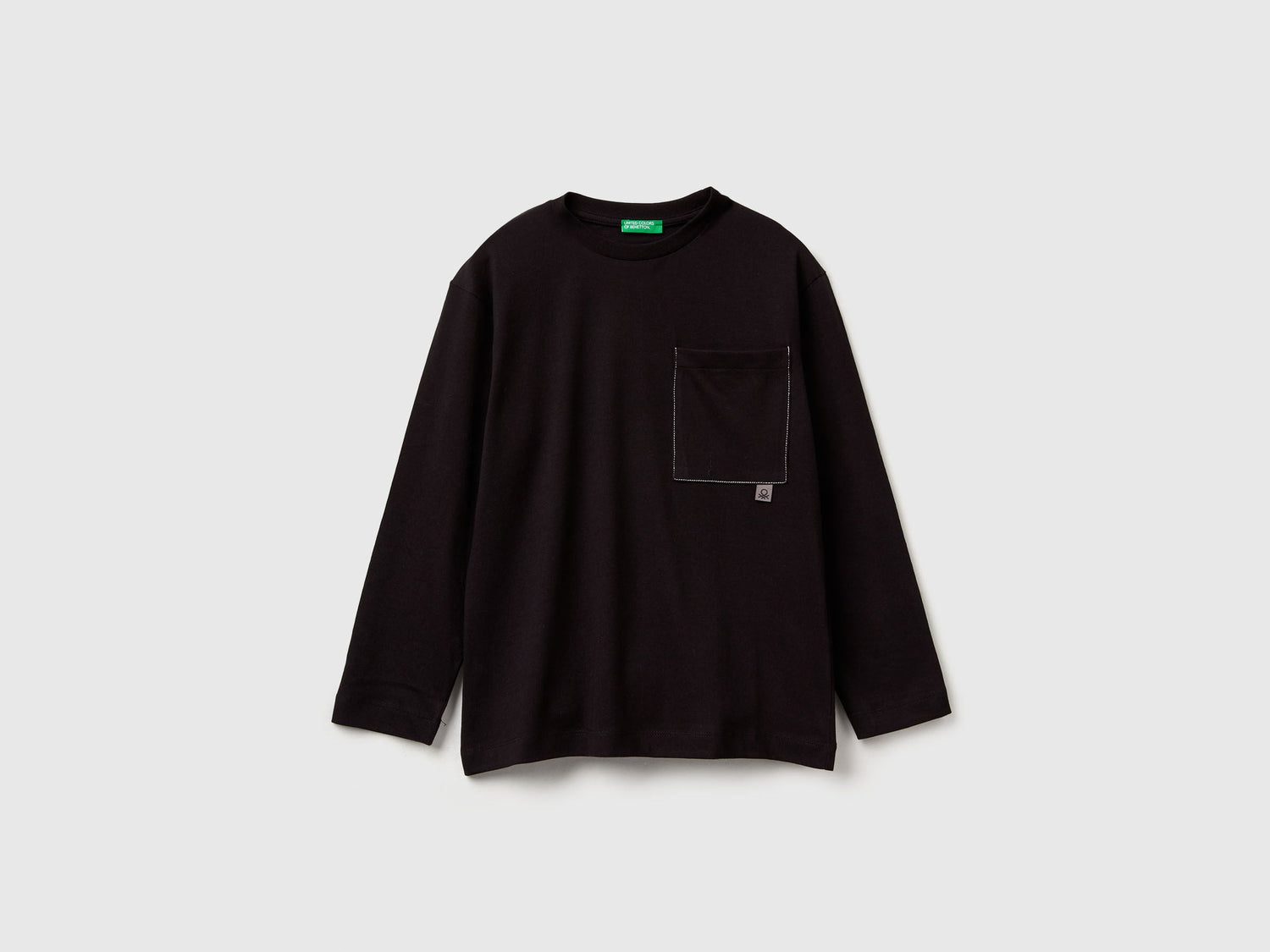 Benetton_Black_T-Shirt with Bold Print_3I1XC10QS_100_01