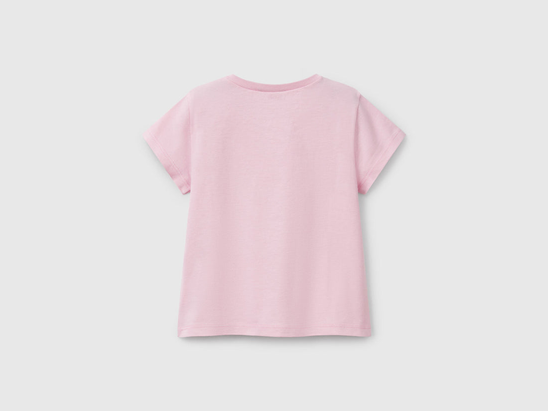 Benetton_T-Shirt with Glitter Print_3I1XG10HU_09J_02