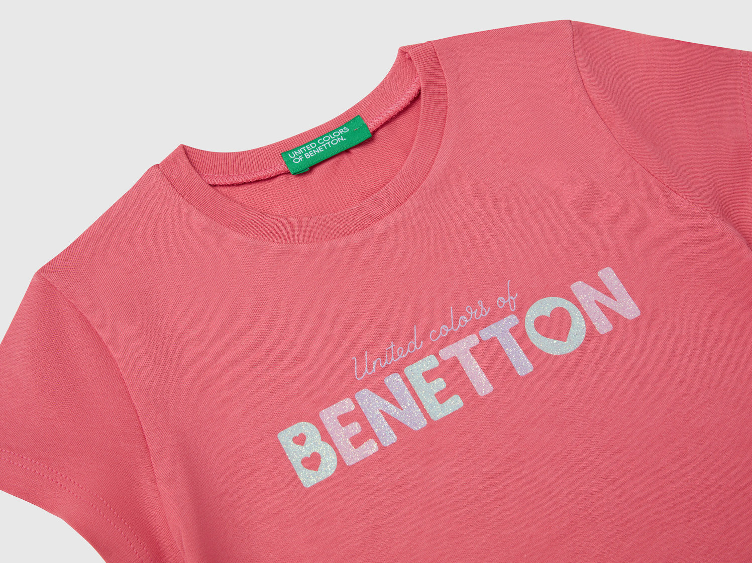 Benetton_T-Shirt with Glitter Print_3I1XG10HU_11F_03