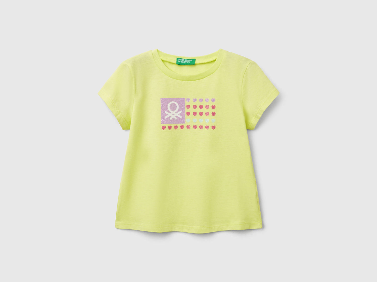 Benetton_T-Shirt with Glitter Print_3I1XG10HU_18A_01