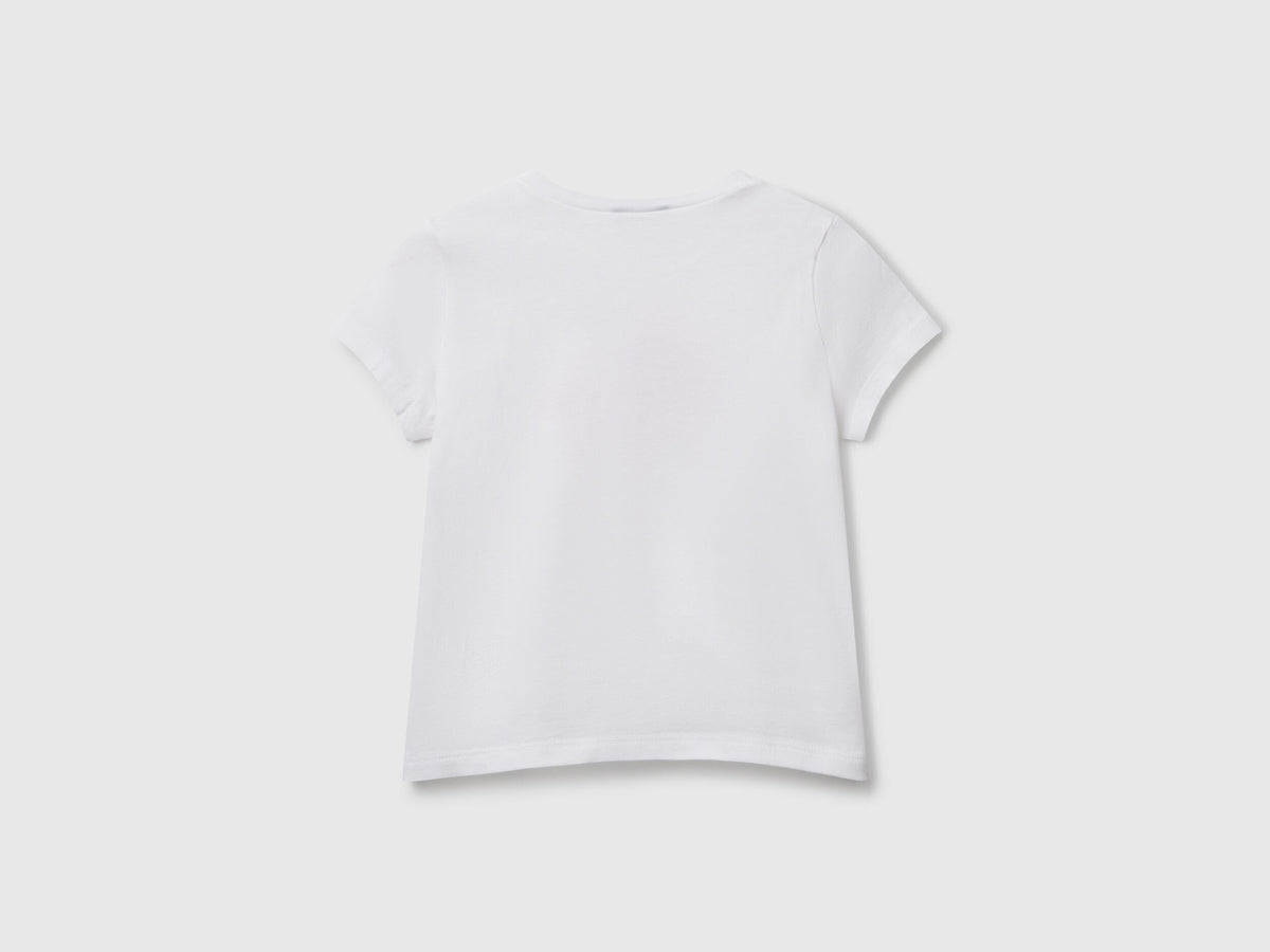 Benetton_Regular Fit T-Shirt with Glitter_3I1XG10JJ_901_02