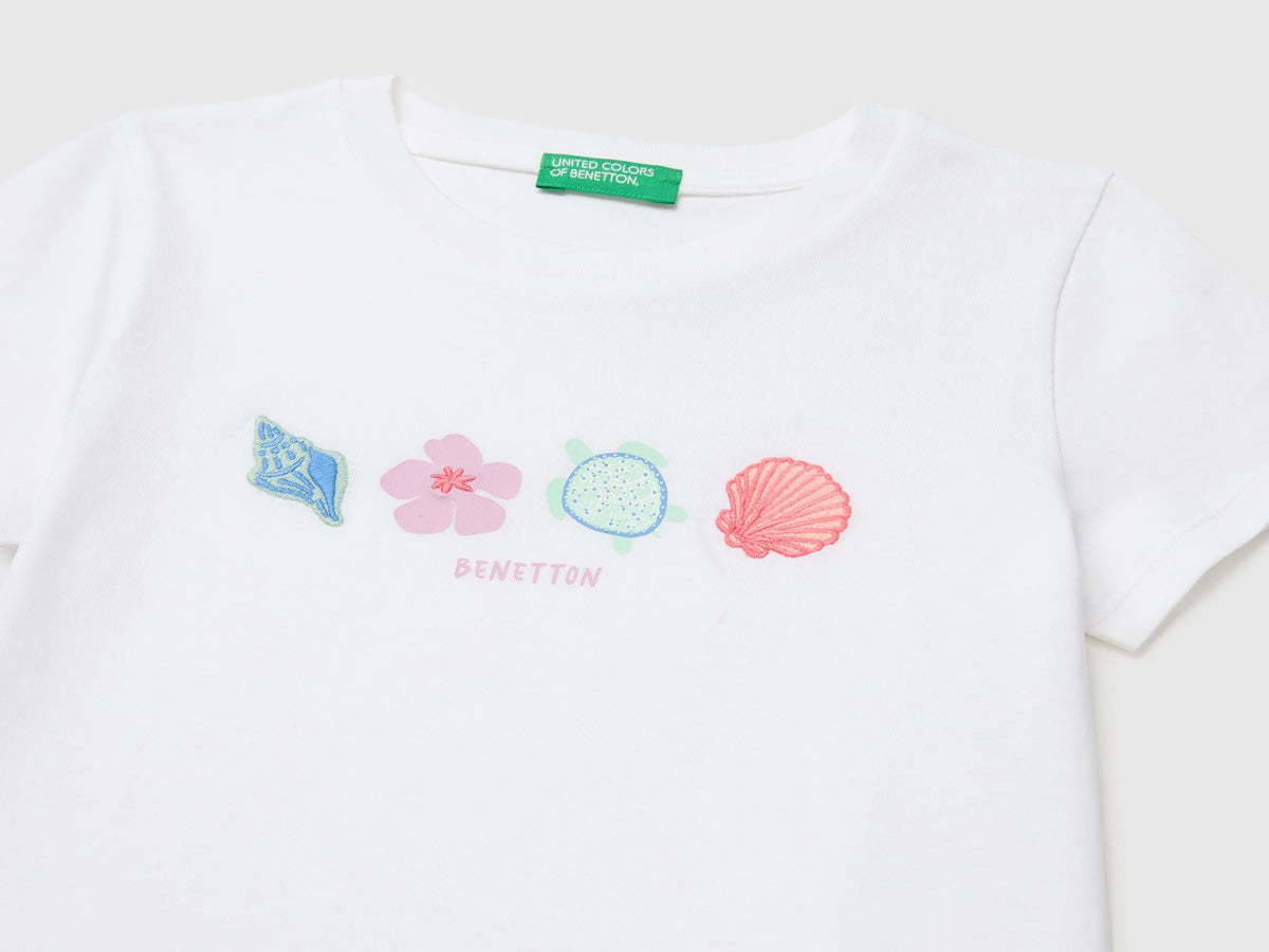 Benetton Multi-Color Girls T-Shirt with Print and Embroidery SKU: 3I1XG10N1_101 Image 03
