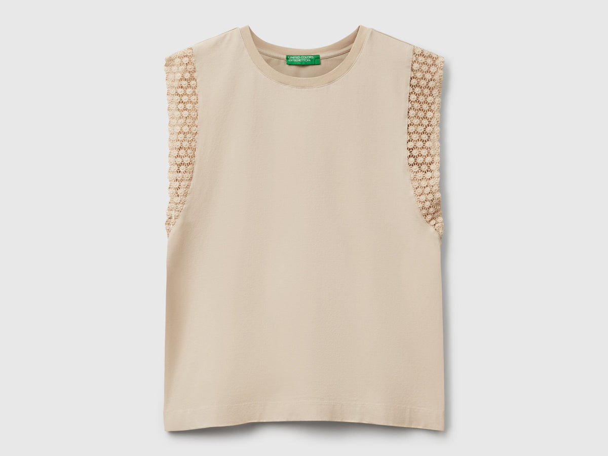 Benetton_Sleeveless Top with Macram�_3IFVD10AC_152_03