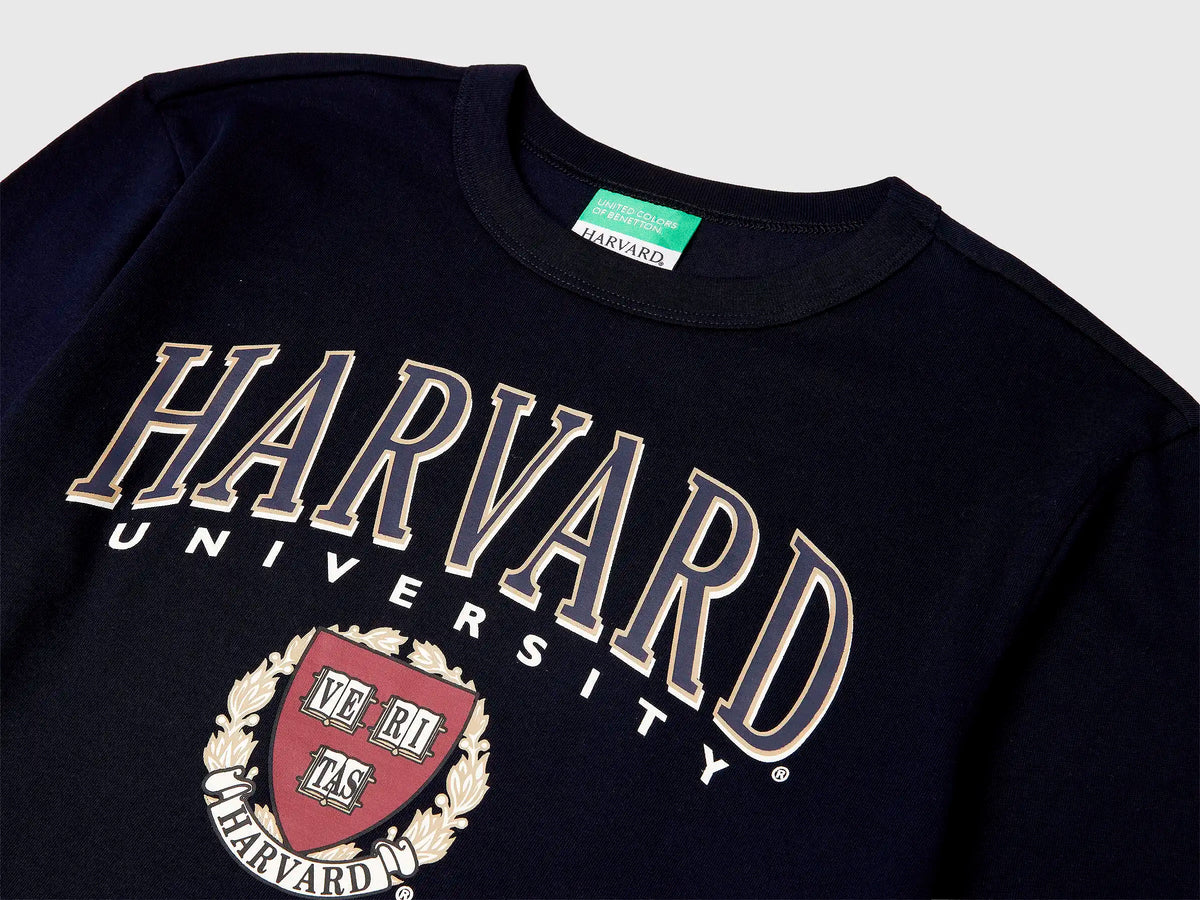 Benetton_Dark Blue_Crew Neck Sweatshirt ©Harvard University_3IVWC10PW_016_03