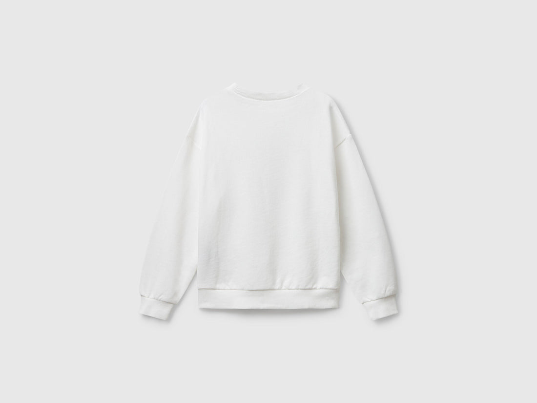 Benetton_Creamy White_Sweatshirt with Glittery Logo Print_3J68C10Q0_074_02