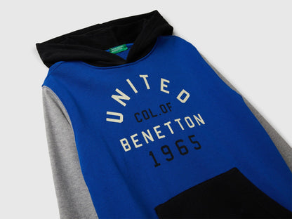 Benetton_Bright Blue_Hoodie in Cotton_3J68C204V_901_03