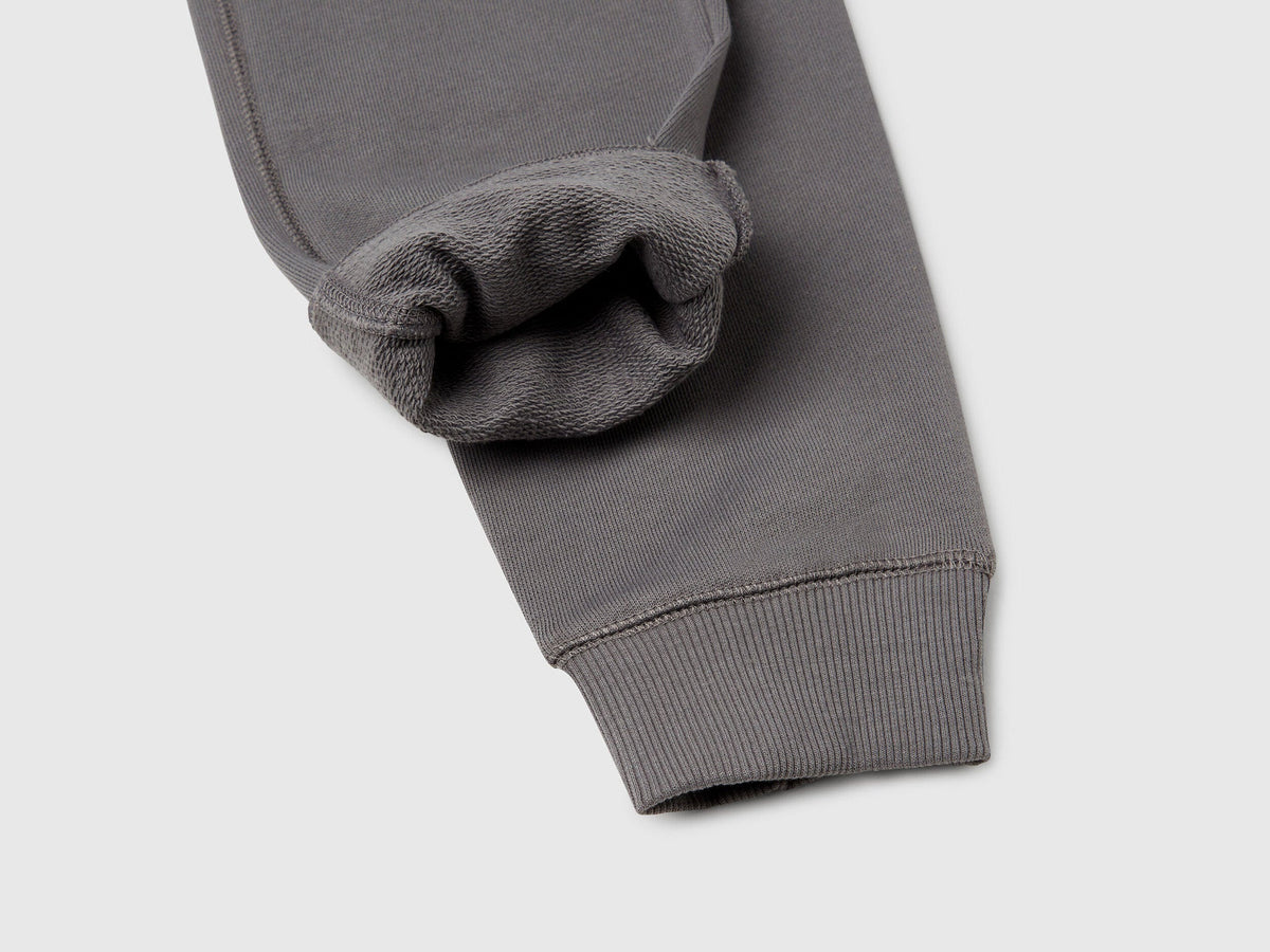 Benetton_Sweatpants with Logo_3J68CF058_00W_03