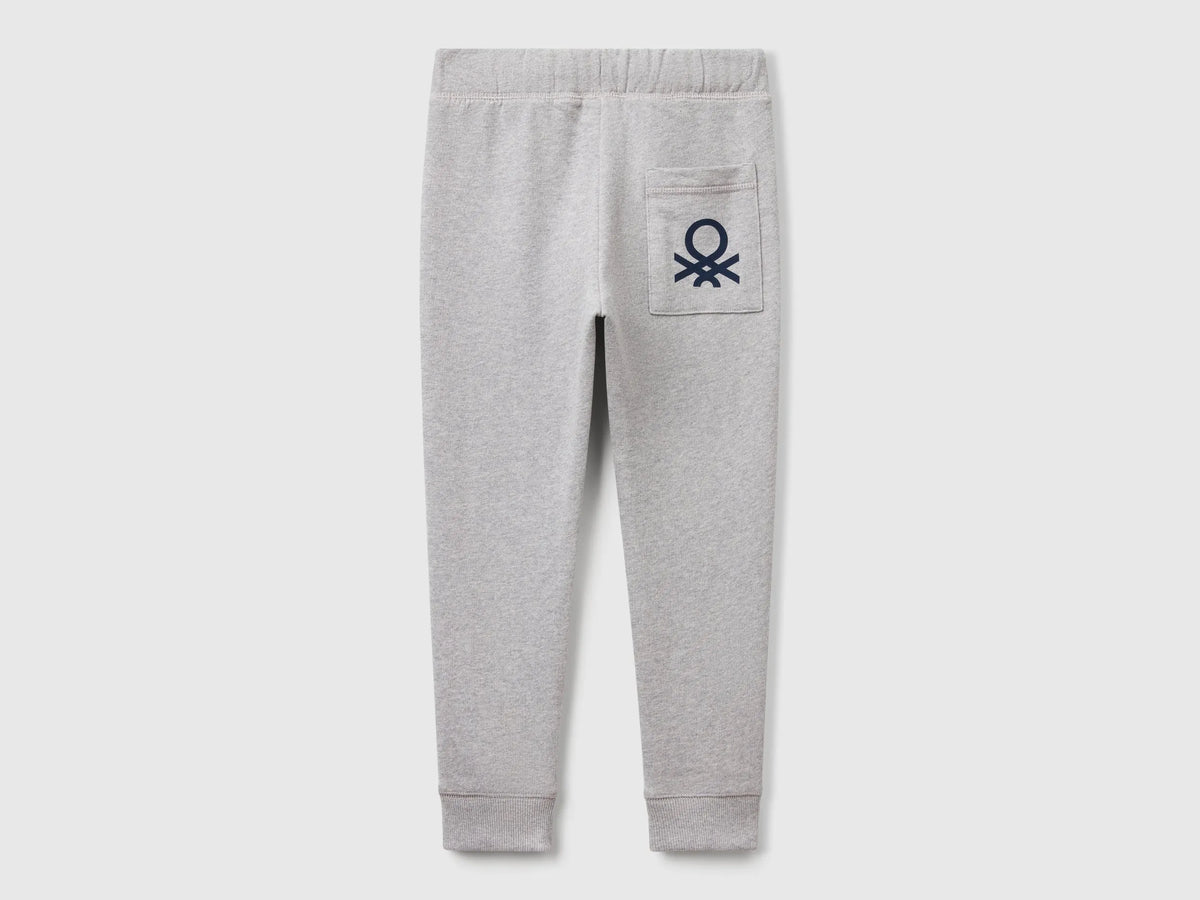 Benetton Light gray Boys Sweatpants with Logo SKU: 3J68CF058_501 Image 02