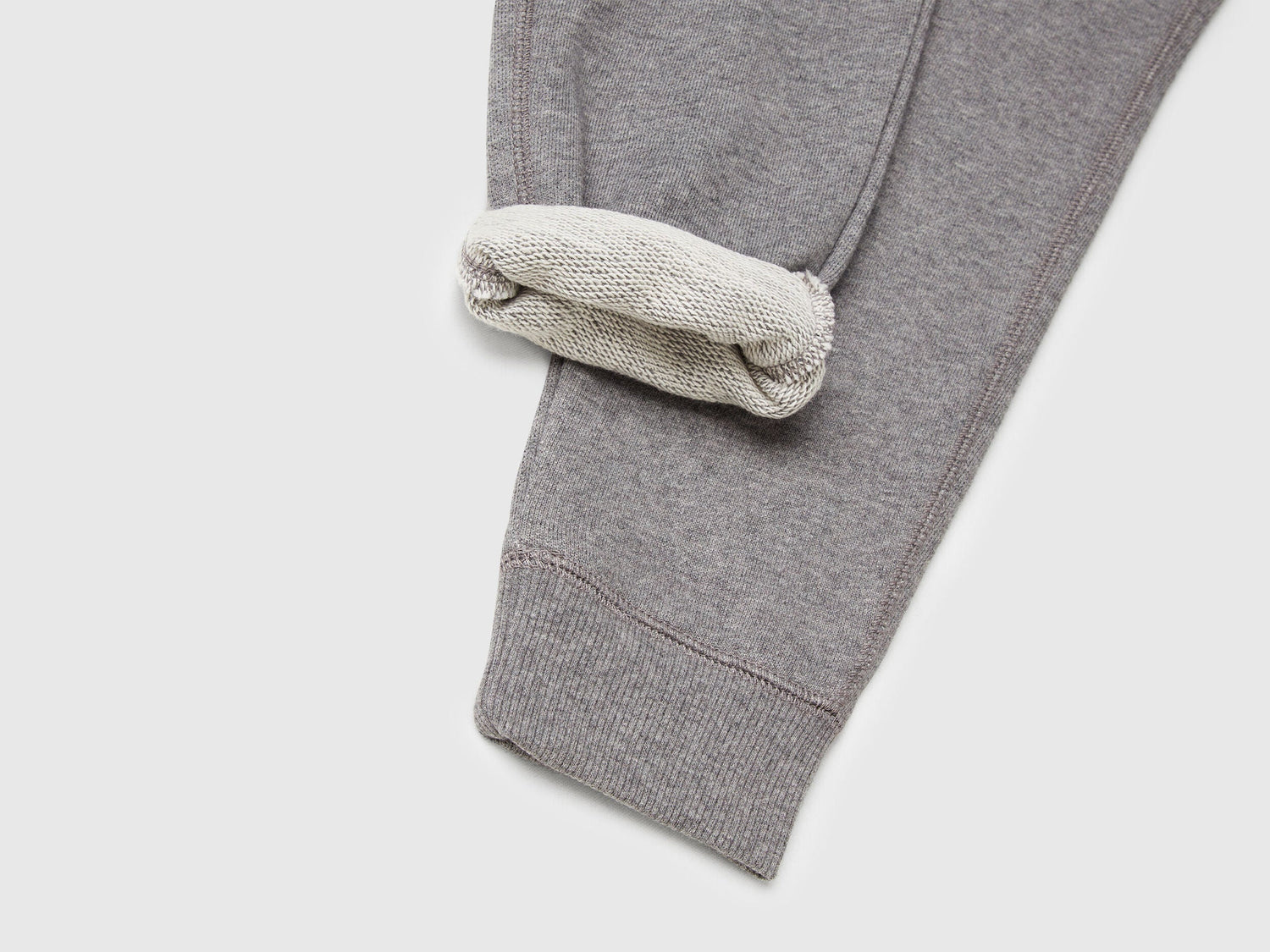 Benetton_Gray_Sweatpants with Logo_3J68CF058_507_03