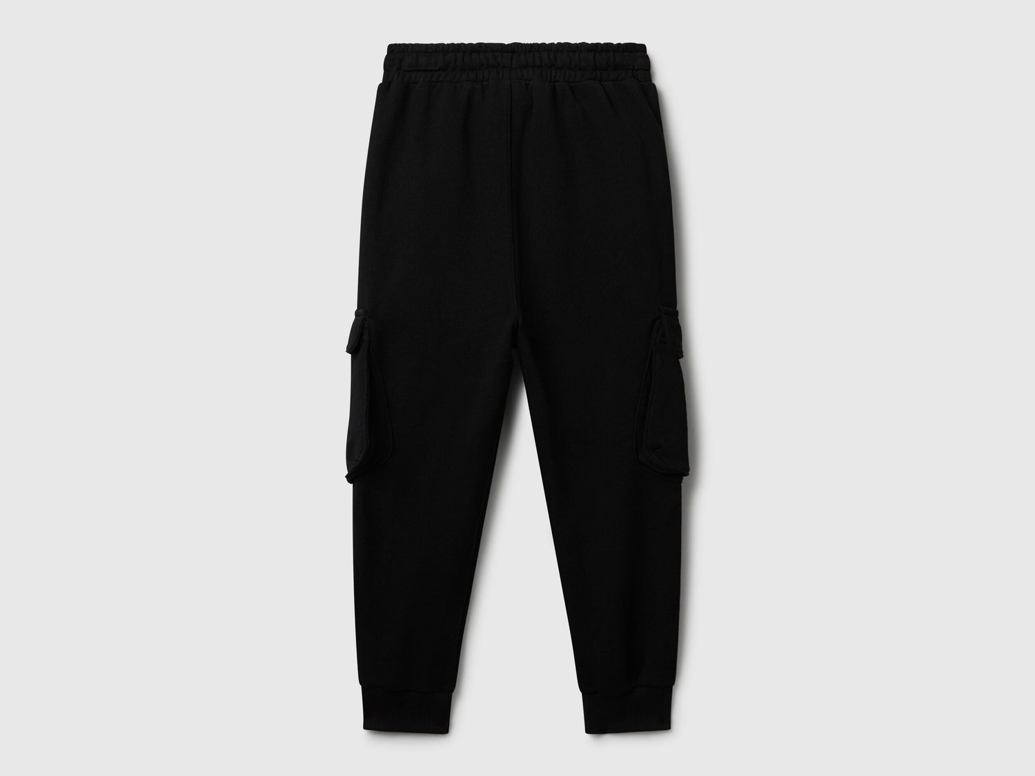 Benetton_Black_Sweat Fabric Cargo Joggers_3J68CF06I_100_02