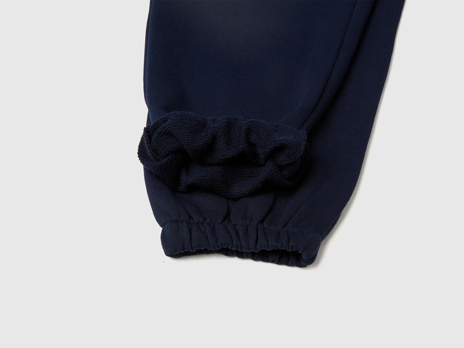 Benetton_Dark Blue_Wide Joggers with Pockets_3J68CF06L_016_03