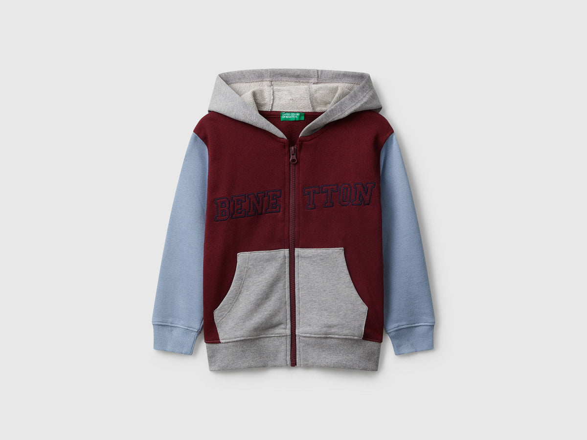Benetton_Burgundy_Hoodie with Embroidery_3J68G503V_901_01
